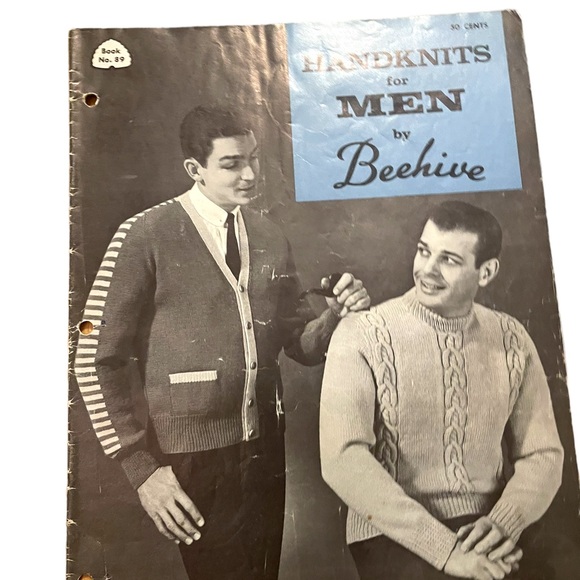 (5) Lot of 7 pcs Beehive knitting books appx 1950s Family baby gifts vg - Picture 4 of 7